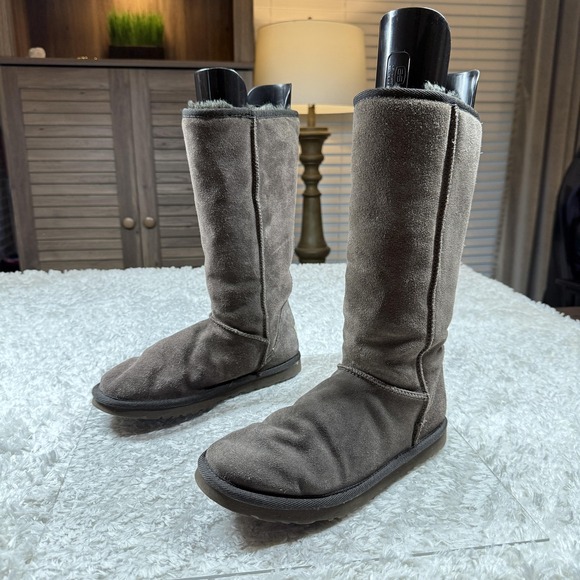 UGG Classic Tall Boots Womens 9 Gray Suede Shearling Winter 5818 Sheepskin Boho - Picture 1 of 11